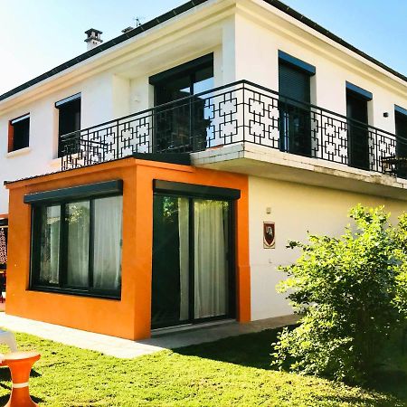 La Maison Pop Appartement Meuble Independant Avec Jardin Romans-sur-Isere Exterior photo